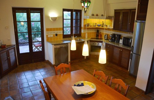 Fonte do Bispo Haus | Lichtdurchflutetes Landhaus mit großem Grundstück und Panoramablick zum Meer