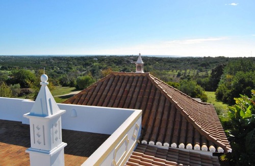 Fonte do Bispo Haus | Lichtdurchflutetes Landhaus mit großem Grundstück und Panoramablick zum Meer