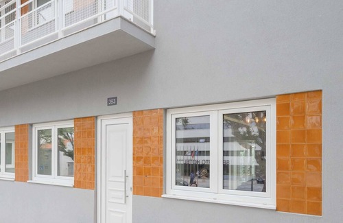Leixões Haus | Liiiving in Matosinhos- Colorwave Terrace House