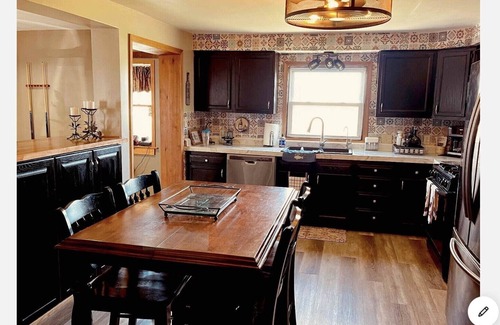 Oak Harbor Haus | Limestone Corner Bungalow