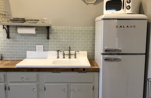 Lincoln Wohnung | Lincoln’s Loft - Pearl’s Suite Downtown Lincoln, IL