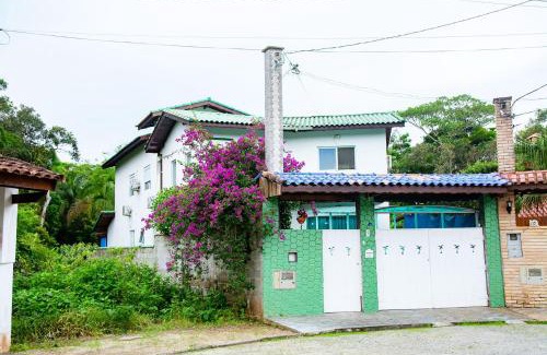 Guarutuba Haus | Linda casa com lazer a 500m da praia Guaratuba SP