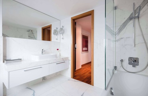 Sachsenhausen Hotel | Lindner Hotel Frankfurt Main Plaza, part of JdV by Hyatt