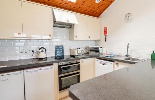 Embleton Haus | Links View