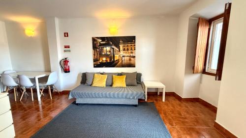 Santa Isabel Wohnung | Lisboa, Central Lisbon, Charming Patio House, , WIFI, Air Conditioning, Near Metro, by IG