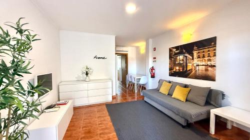 Santa Isabel Wohnung | Lisboa, Central Lisbon, Charming Patio House, , WIFI, Air Conditioning, Near Metro, by IG