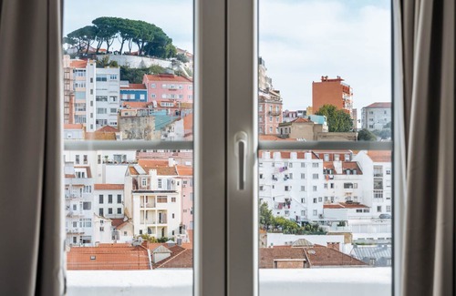 Pena Wohnung | Lisbon Skyline Apartment by Misha's Place (5E)