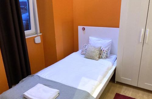 Penha de Franca Wohnung | Lisbon T2 apartment in typical villa in Sapadores Lisbon