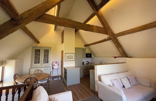 Kingston Haus | Little Barn Escape: Serene Getaway with Scenic Views of Corfe Castle