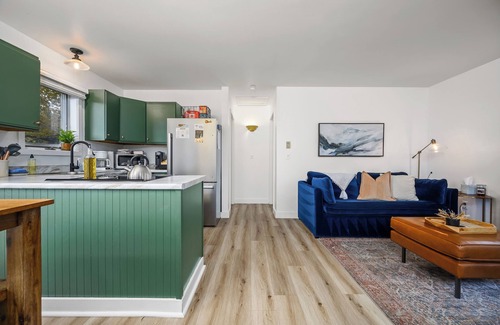 Northport Hütte | Little Dipper - Cozy Cottage on 400 feet of lake frontage on the bay