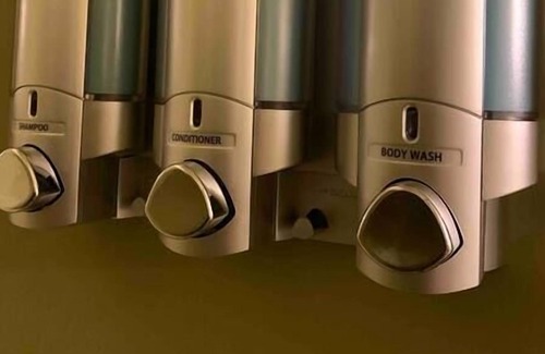 Canton Haus | Little Farm đ Cozy King Bed private driveway/entry