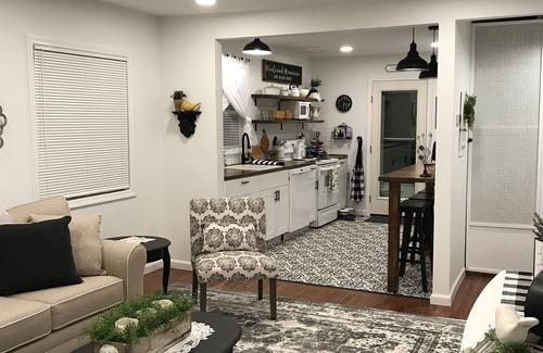 Pendleton Haus | Little House on Ladow