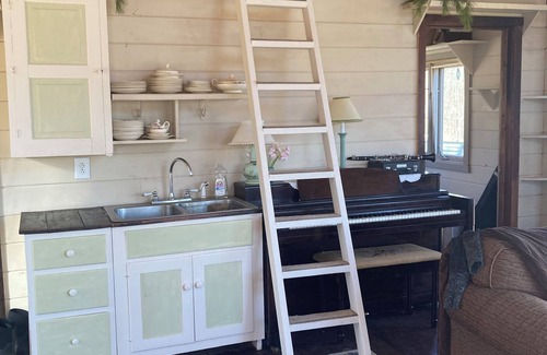 Iron River Haus | Little house Retreat on the lake