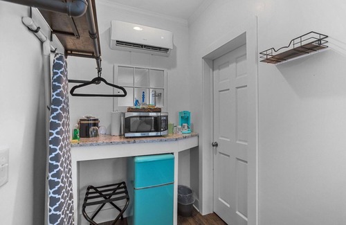 Washington Hotel | Little Inn on Main 214 West Main Street