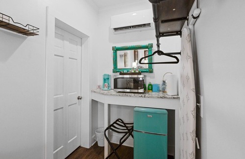 Washington Hotel | Little Inn on Main 214 West Main Street