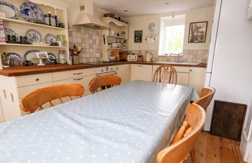 Thorncombe Hütte | LITTLE ORCHARD, pet friendly, character holiday cottage in Chard