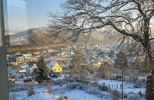 Boppard Wohnung | Little Rhine View Château (UG): Top Aussicht auf die größte Rheinschleife.