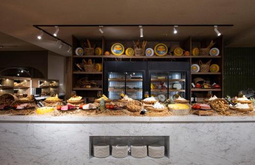 Side Hotel | Liu Resorts