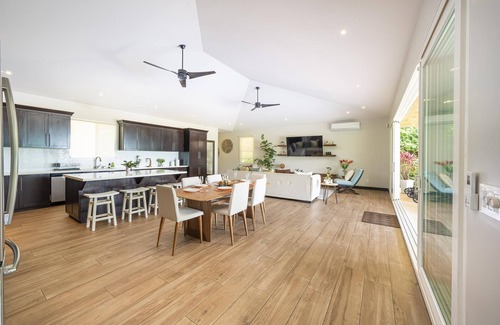 Brasilito Haus | Live a relaxing experience in this home with private pool, sauna and a cold tub.