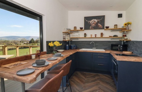 Llanddewi Ystradenny Hütte | LLETY CARIAD, pet friendly, with hot tub in Llandrindod Wells