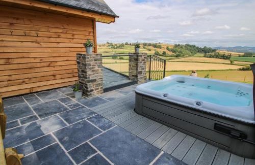 Montgomery Haus | Llety Cariad