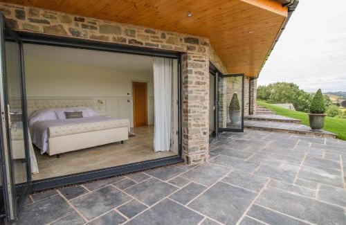 Montgomery Haus | Llety Cariad