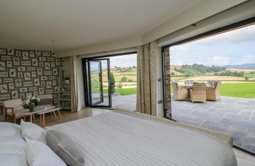 Montgomery Haus | Llety Cariad