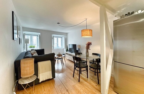 Santos Wohnung | Local friendly up to 6 person apartment in the city center of Lisbon