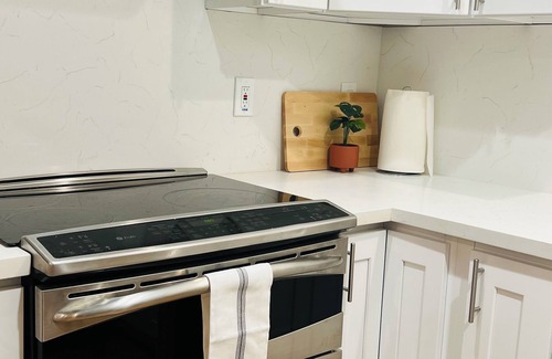 Estates at Canyon Crest Wohnung | Local Riverside UCR - Canyon Crest--new construction studio