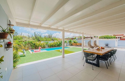 Oranjestad Villa | Local Vibes Villa, Big Pool and Outdoor, 10 sleeps
