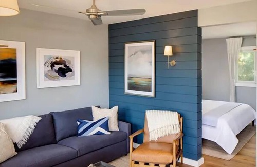 East Hampton North Hotel | Located Close to East Hampton's Gorgeous Beaches! 2 Comfortable Units, Pool!