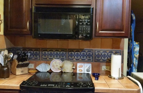 Hudson Haus | Das Hotel liegt am Kanal, 5 Minuten vom Golf entfernt. Senioren willkommen. Verfügbar 1/19