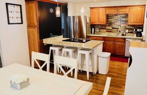 Rose Park Haus | Ort! 7 min in die Innenstadt / Kongresszentrum / Flughafen. Ruhige Nachbarschaft.