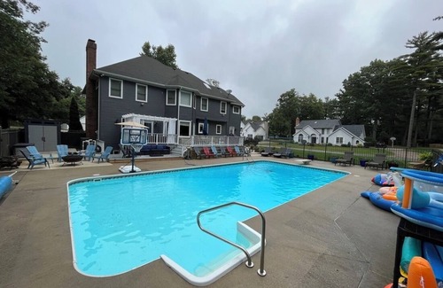 Granger Haus | LOCATION A+ Spacious 5-bedroom home, walk to dinner & ice cream. A kid kingdom!