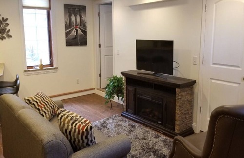 Water Hill Wohnung | Lage, Lage! Downtown Luxus 1 Schlafzimmer Apt