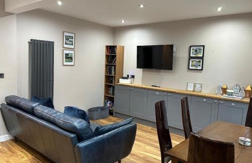 Melksham Haus | Location, lovely family home