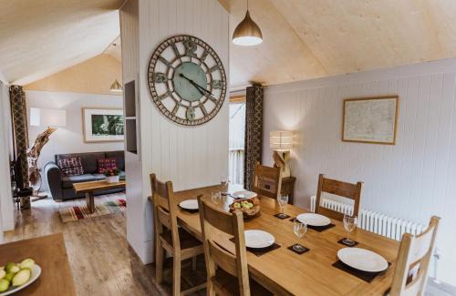 Corfe Haus | Lodge 16