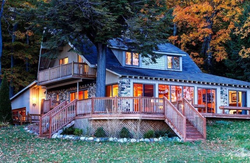 Suttons Bay Haus | Caboose Royale - West Bay - Shuttles Bay-Main House & Caboose