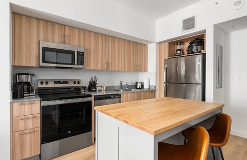 Addicks Wohnung | Lodgeur | Stylish 1BR w/ balcony | Energy Corridor