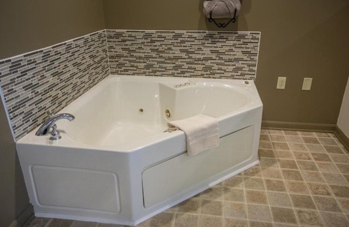 Berlin Hotel | Lodging on the Square