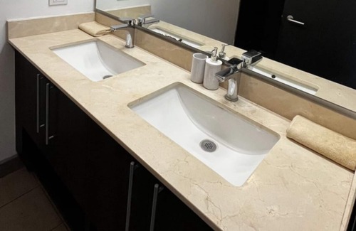 Rohrmoser Wohnung | Loft en Sjo,1 Habitación, Wifi Rápido, Cerca del Aeropuerto