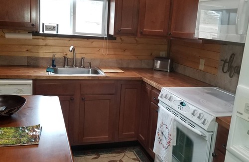 Drury Haus | Loft house with 4 beds and access to our park and outdoor Pavilions and more