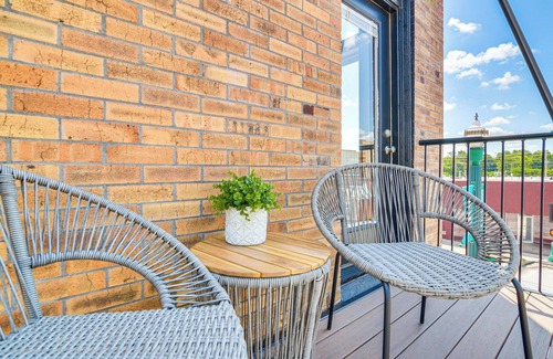 Monett Wohnung | Loft-Style Apt in Dtwn Monett: Pets Welcome!