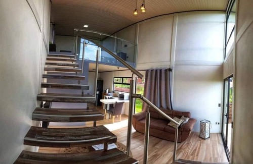 Roble Hütte | Loft y Jacuzzi Villa Guadalupe. Ubicado en Poás de Alajuela, Costa Rica