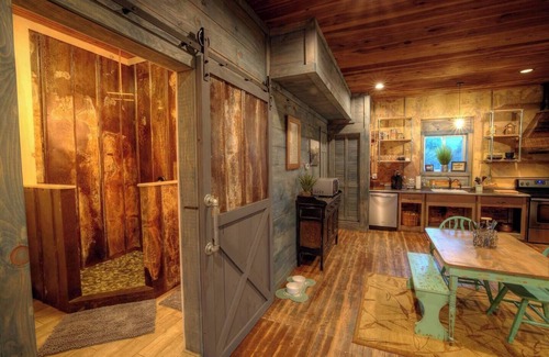 Walhalla Wohnung | LOFTS OVER MAIN~ Chattooga Studio