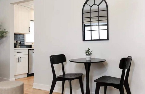 Summit Haus | Lofty Urban Retreat