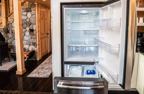 Twin Mountain Kabine | Brandneues, gemütliches Coventry-Blockhaus. Haus mit 3 Schlafzimmern und 2 Bädern für 6 Personen