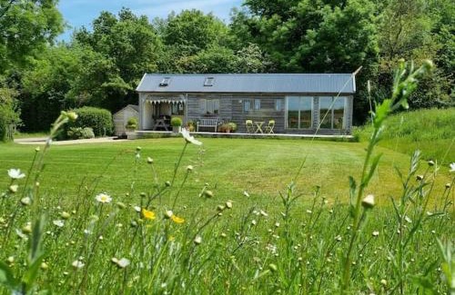 West Lydford Skihütte | Log Cabin at The Old Summer Dairy Glastonbury