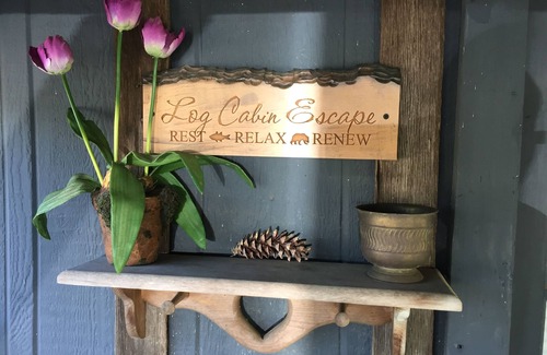 Pulaski Haus | Log Cabin Escape - Vollständige Blockhaus-Startseite