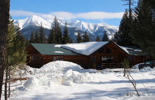 Condon Kabine | Blockhaus mit herrlichem Bergblick in der Nähe von Swan River und Holland Lake.